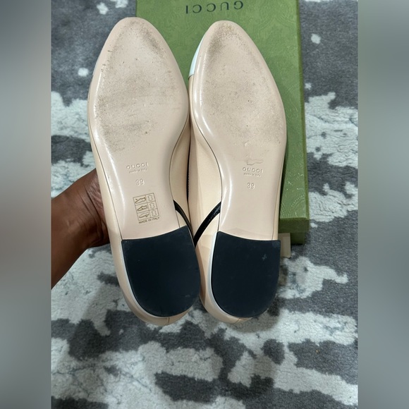 Like New Gucci Leather Flats - Picture 6 of 11